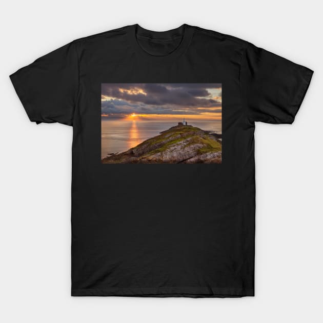 Mumbles Lighthouse, Swansea, Wales T-Shirt by dasantillo